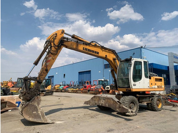 Pelle sur pneus LIEBHERR A 900