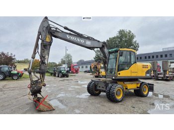 Pelle sur pneus VOLVO EW160C