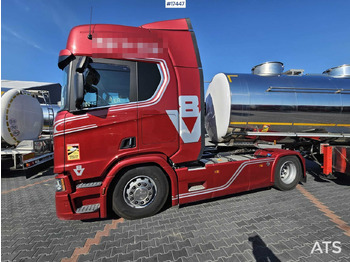 Tracteur routier SCANIA R 530 V8