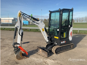 Pelle sur chenille BOBCAT E20