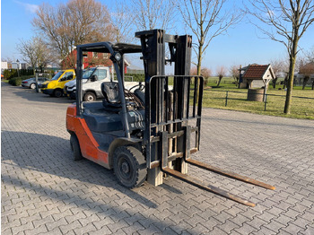 Chariot élévateur Toyota 02 8FDF25 2.5 ton triplo diesel heftruck: photos 5
