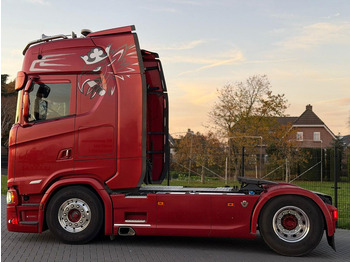 Tracteur routier Scania S580 V8 NGS VOLLUCHT, KING OF THE ROAD, HYDRAULIEK, LEER, ALCOA.: photos 5 Tracteur routier Scania S580 V8 NGS VOLLUCHT, KING OF THE ROAD, HYDRAULIEK, LEER, ALCOA.: photos 5