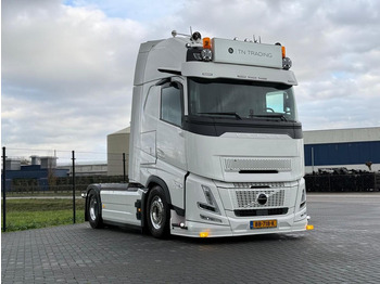 Tracteur routier VOLVO FH13 460