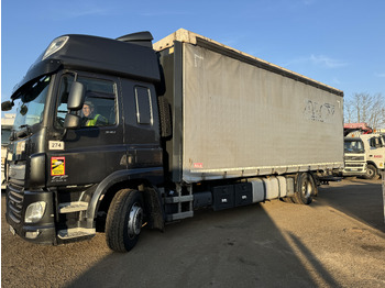 Camion à rideaux coulissants DAF CF 330