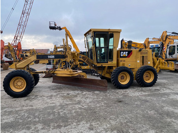 Niveleuse CATERPILLAR 140H
