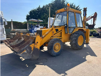 Tractopelle JCB 3CX