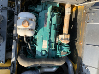 Pelle sur chenille Volvo EC210: photos 3