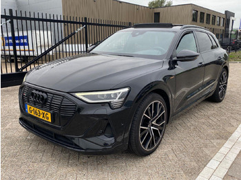 SUV AUDI