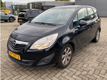 Voiture OPEL