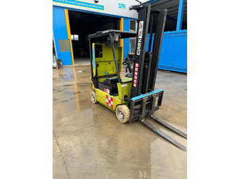 Chariot élévateur CLARK