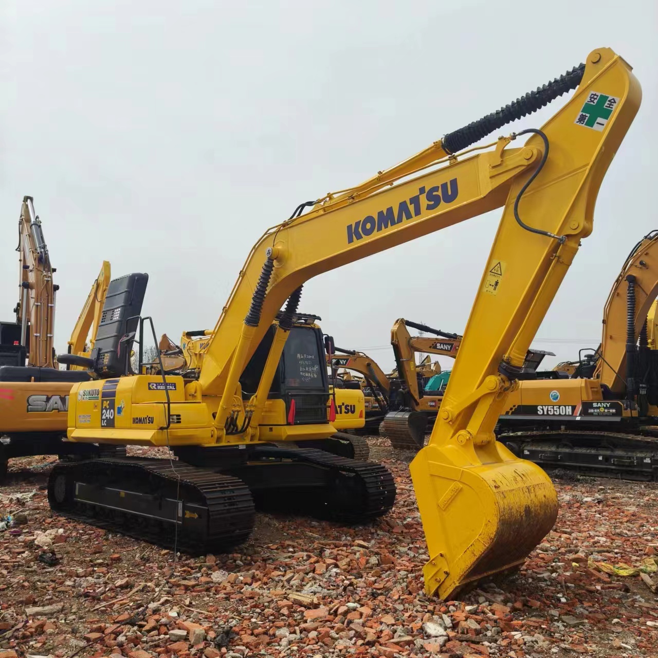 Pelle sur chenille KOMATSU PC240: photos 3