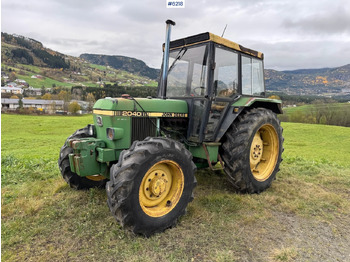 Tracteur agricole JOHN DEERE 2040
