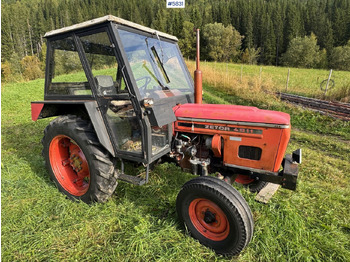 Tracteur agricole ZETOR