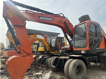 Pelle sur pneus DOOSAN 150W: photos 2