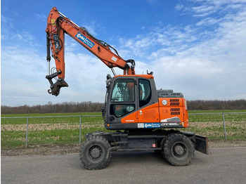 Pelle sur pneus DOOSAN DX165W