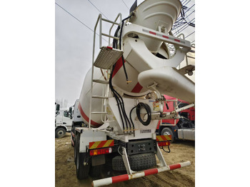 Camion malaxeur neuf HOWO: photos 3