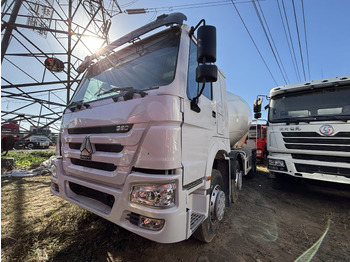 Camion malaxeur neuf HOWO: photos 2