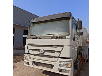 Camion malaxeur SINOTRUK HOWO