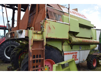 Moissonneuse-batteuse CLAAS Dominator 98