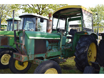 Tracteur agricole JOHN DEERE 2130