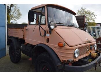 Véhicule de voirie/ Spécial UNIMOG