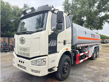 Camion citerne FAW