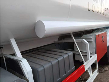 Camion citerne pour transport de carburant Howo: photos 3