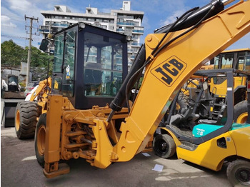 Tractopelle JCB 3CX