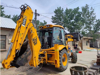 Tractopelle JCB 3CX