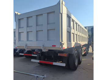 Camion benne SINOTRUK HOWO 8x4: photos 3