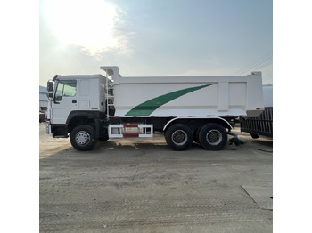 Camion fourgon SINOTRUK HOWO