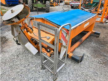 Epandeur de sable UNIMOG