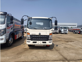 Camion citerne neuf SINOTRUK Light Fuel Tanker [alternative: Dongfeng]: photos 2