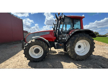 Tracteur agricole VALTRA T160