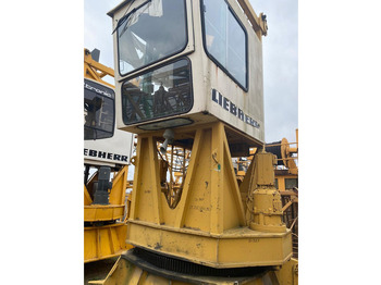Grue à tour LIEBHERR