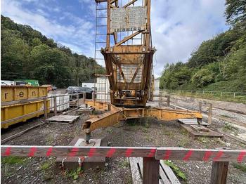 Grue à tour LIEBHERR