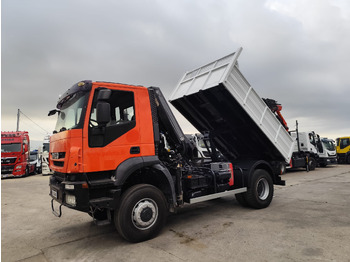Camion grue IVECO Trakker