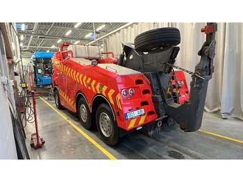 Remorqueuse Scania P114: photos 3