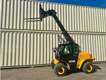 Chariot télescopique JCB