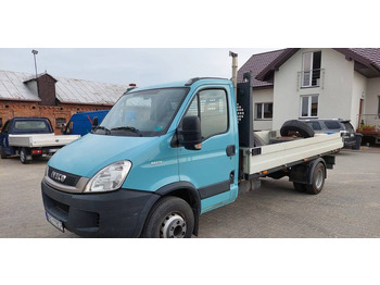 Utilitaire plateau IVECO Daily