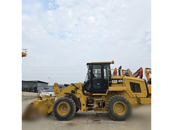 Chargeuse sur pneus CATERPILLAR 924K: photos 2