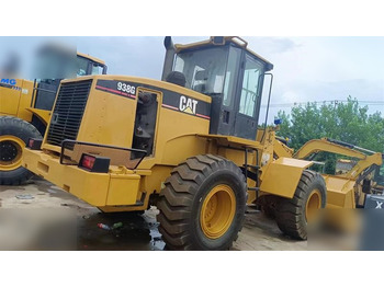 Chargeuse sur pneus CATERPILLAR 938G