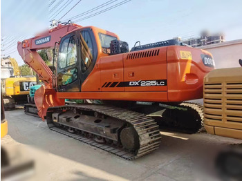 Pelle sur chenille DOOSAN DX225LC-5