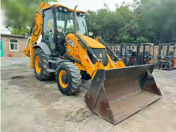 Tractopelle JCB 3CX