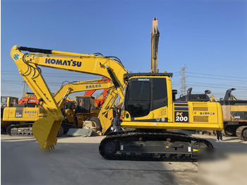 Pelle sur chenille KOMATSU PC200-8