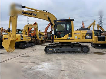 Pelle sur chenille KOMATSU PC200-8
