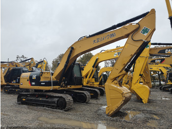Pelle sur chenille CATERPILLAR 320D