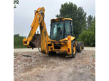 Tractopelle JCB 3CX
