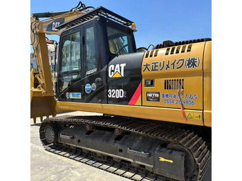 Pelle sur chenille CATERPILLAR 320E