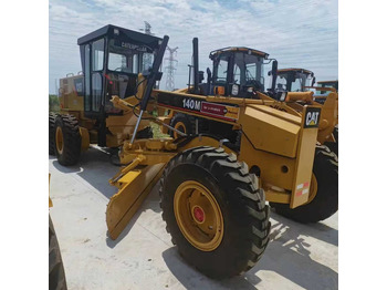 Pelle CATERPILLAR 140M